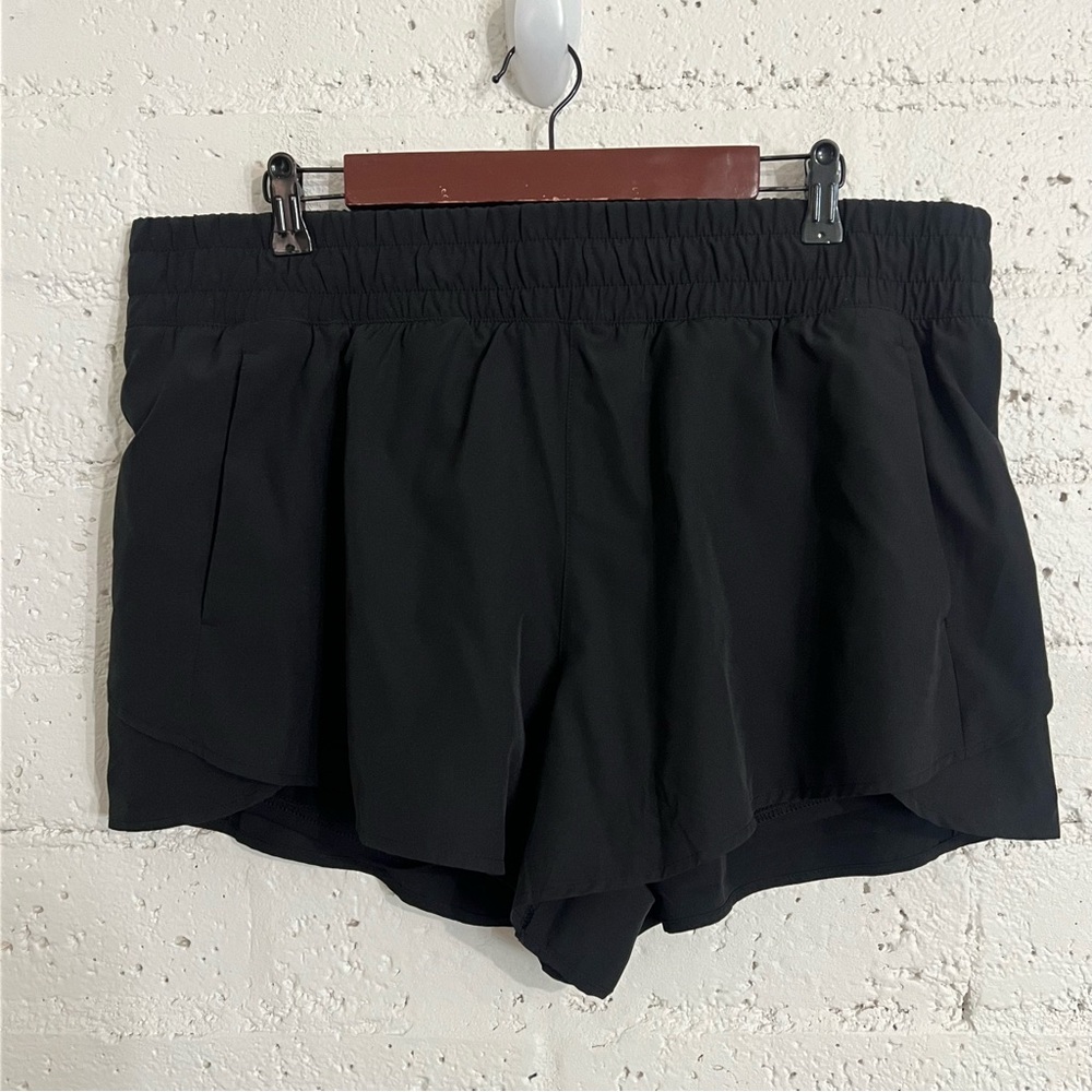 Avia Womens Athletic Shorts XL 16-18 Black Built in Shorts Running Workout BS7